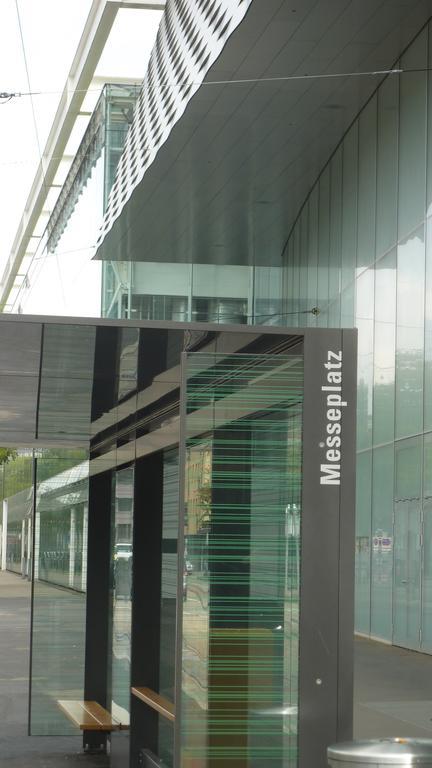 Easyhotel Basel - Self Service And Self Check-In Basileia Exterior foto